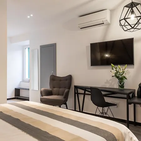 Πανσιόν Guesthouse Main Square 4*