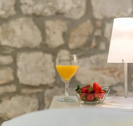 Guesthouse Main Square Guest house 4*