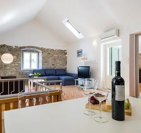 Guesthouse Main Square 4* Split