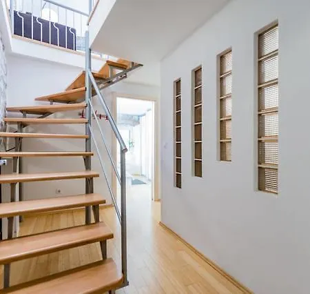 Guesthouse Main Square Gasthof