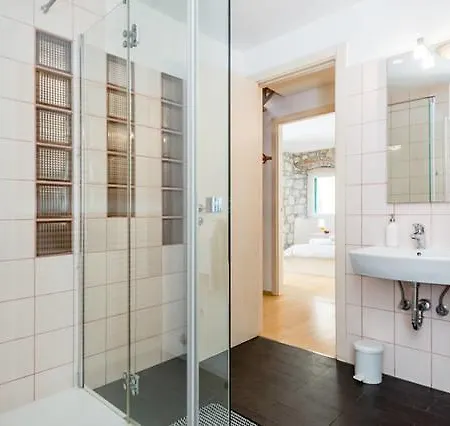 Guesthouse Main Square Guest house 4*