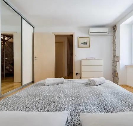 Guesthouse Main Square 4* Split