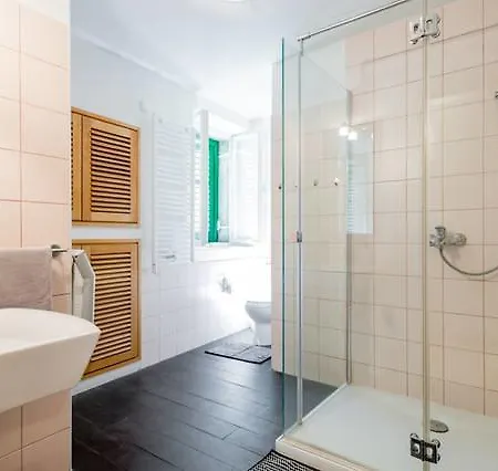 Guesthouse Main Square Gasthof