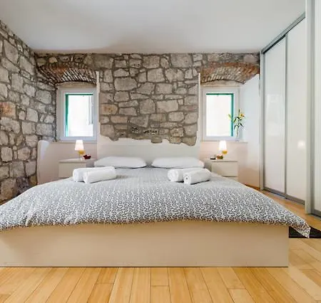 Guesthouse Main Square 4*