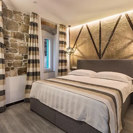 Guesthouse Main Square Guest house 4*