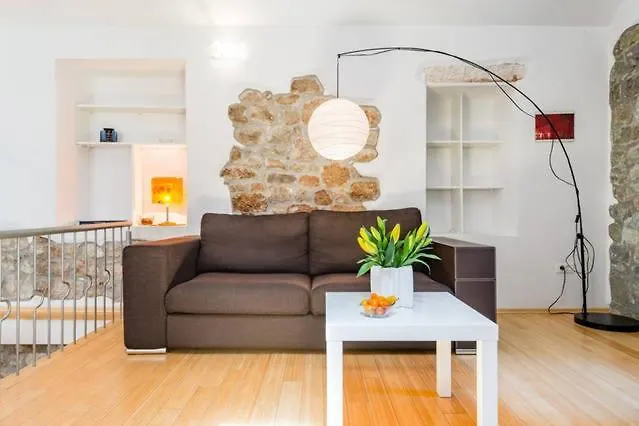 בית הארחה Main Square 4*