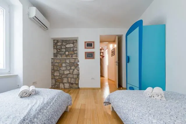 בית הארחה Main Square 4*