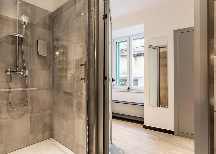 Main Square בית הארחה 4*