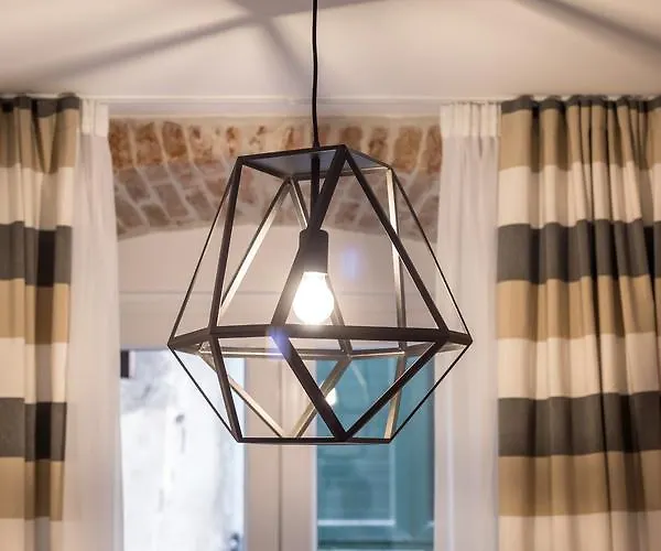 בית הארחה Main Square